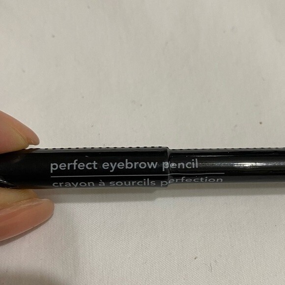 Avon Eye Brow Pencil - Medium Brown - Picture 3 of 4